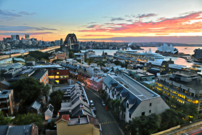 The Rocks mit Harbour Bridge und Opera House / Sydney / Australien