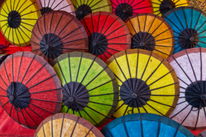 Luang Prabang / Nachtmarkt / Papierschirme